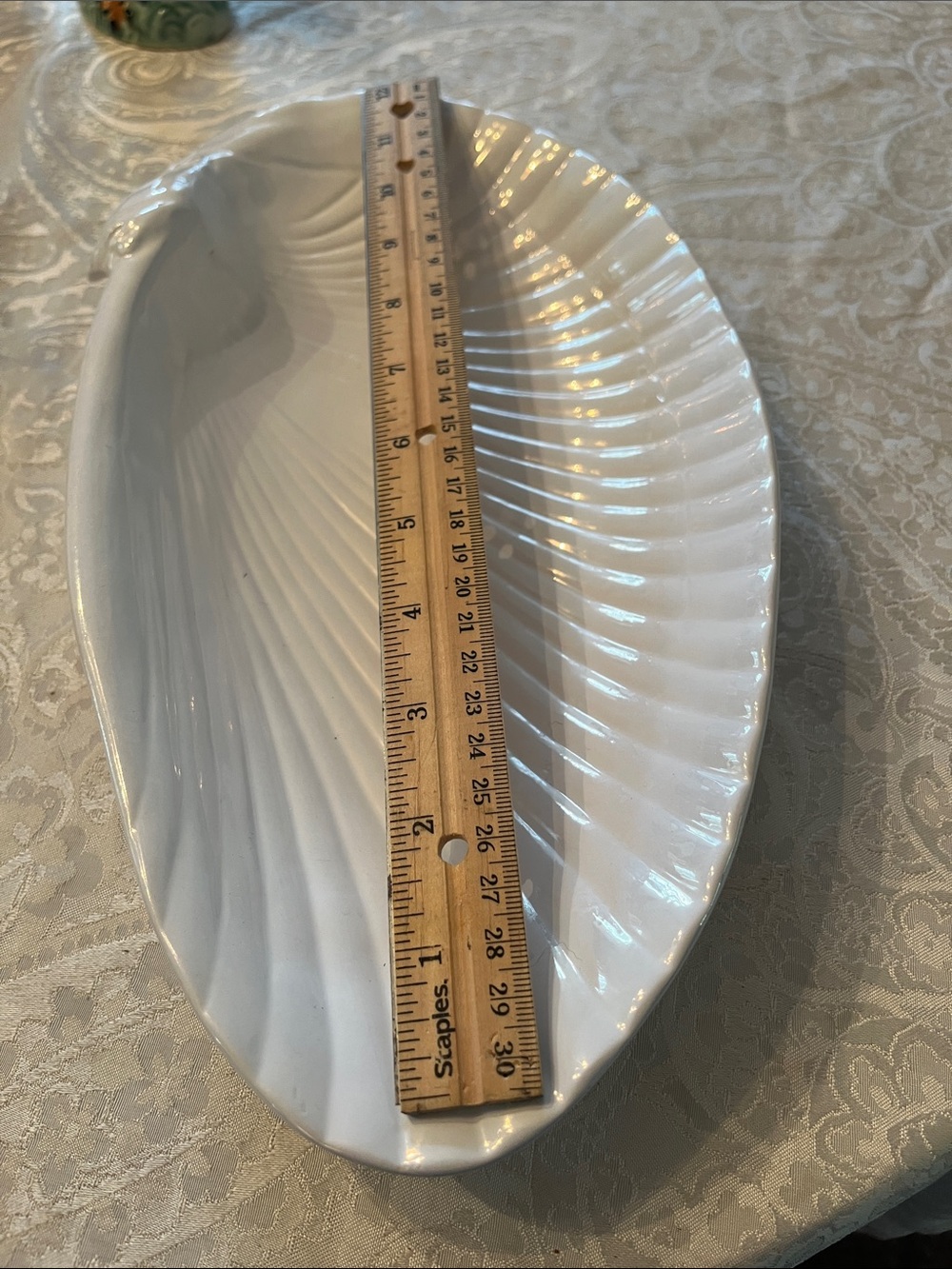 MMA Portugal White Shell-Shaped Ceramic Serving Platter - Picture 3 of 3